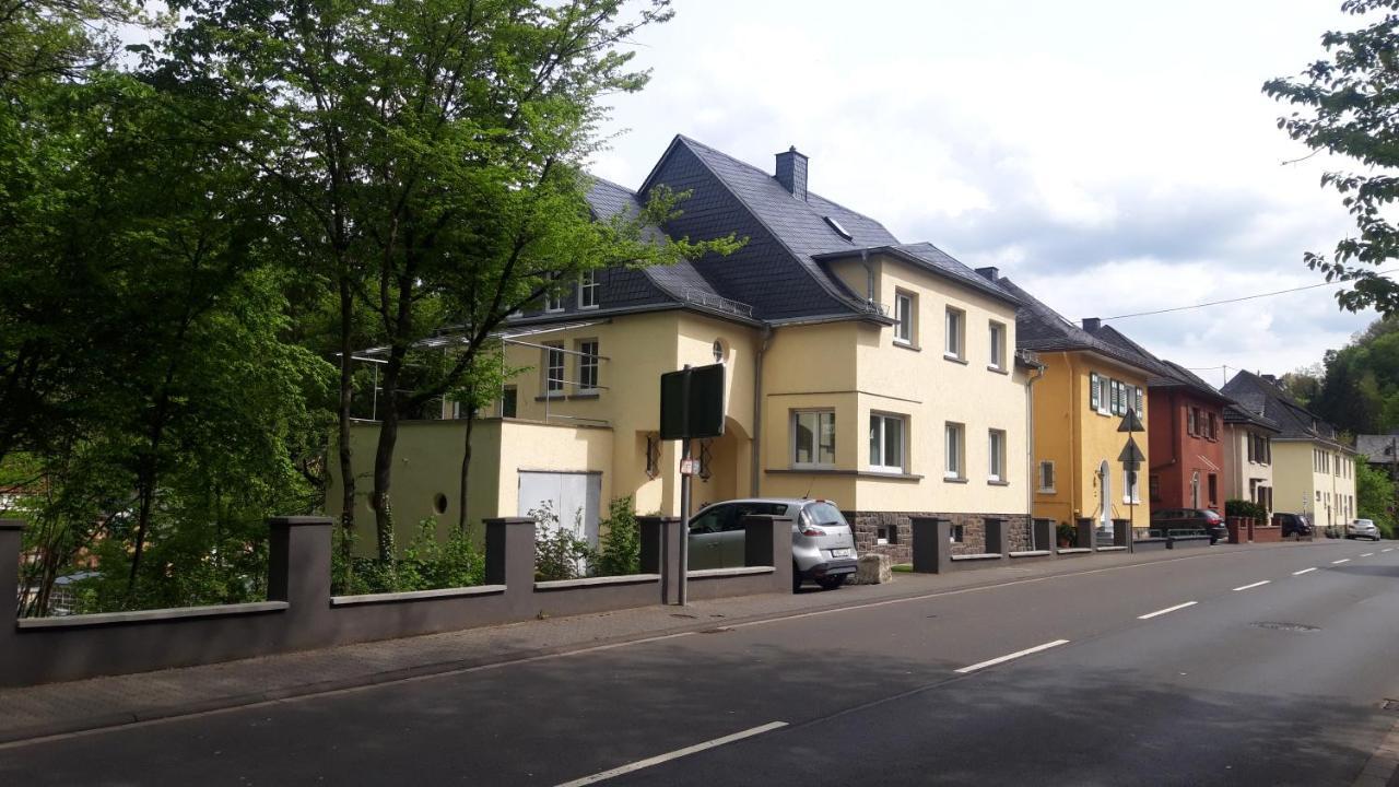 Ferienhaus Heiner Und Walter Idar-Oberstein Exteriör bild